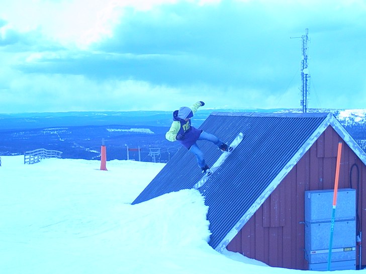 tandådalen....  roof shredding ;). Foto: Mikaela persson. Åkare: Joel Olovsson.