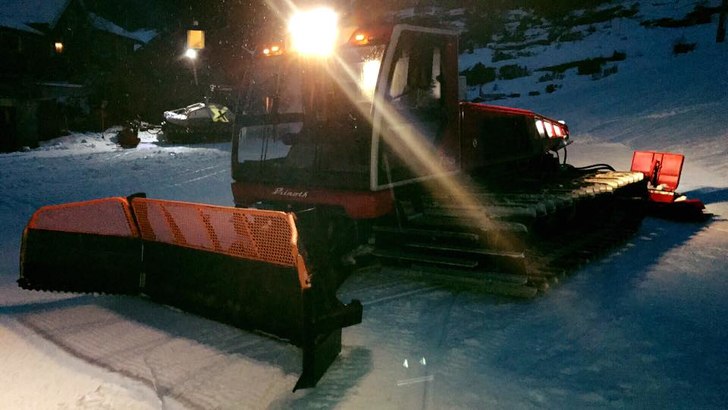 EN SØNDAG MED LETT SNØFALL
Velkommen til en ny d.