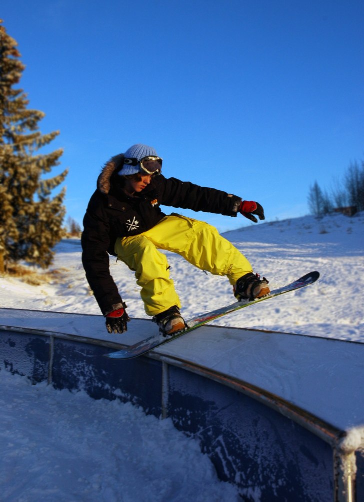 bs tailslide. Foto: Daniel Rönnbäck. Åkare: Adde.