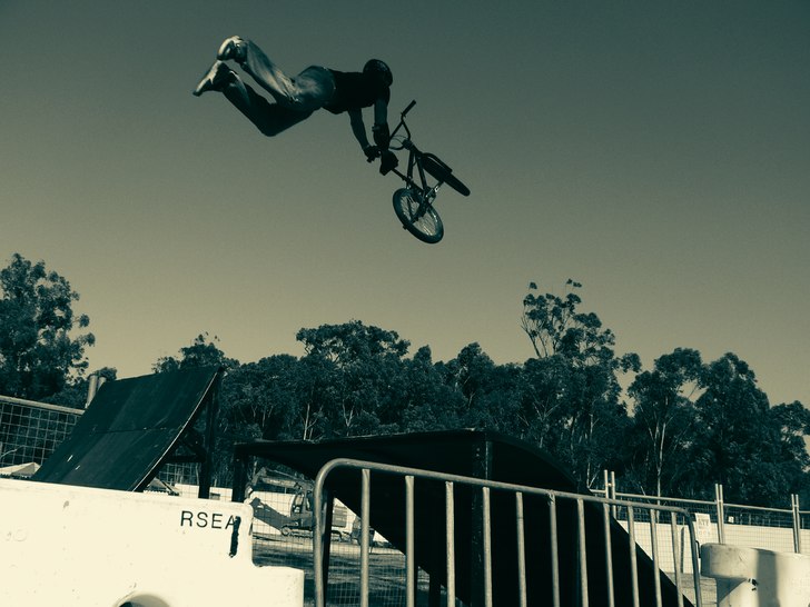 Foto: Mikael Höglund. Åkare: okänd.