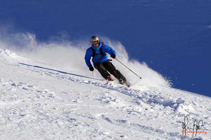 Magnus Nilsson (69 Grader Nord) visar vägen.. Foto: Jonas Emilsson. Åkare: Magnus Nilsson.