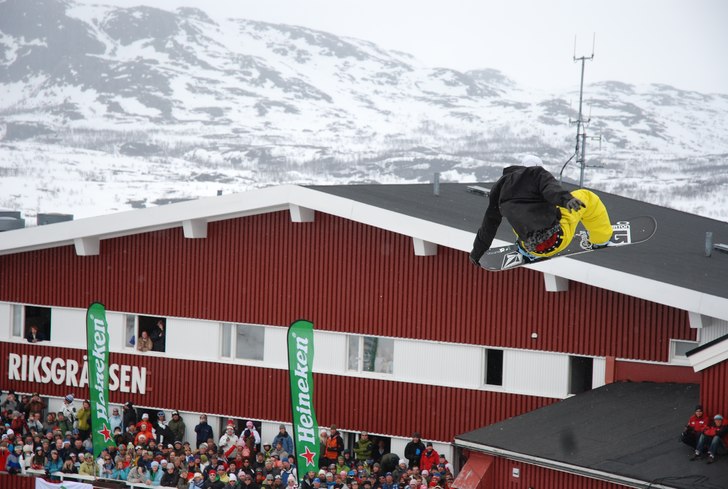 Session i Gränsen..galna åkare.. Foto: Carl Meuller. Åkare: Nån satans grym grabb..