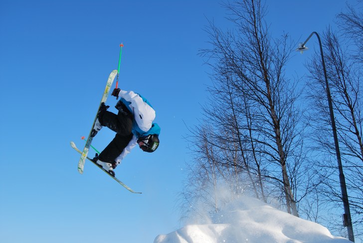 Fille gör en snygg cork 3. Foto: Tommie Johansson. Åkare: Filip Berggren.