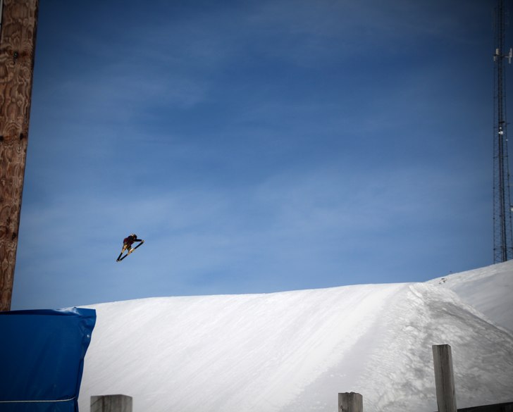 Hjalmar i en 180 Dub nose-blunt.. Foto: Sonny Pettersson. Åkare: Hjalmar Andersson.
