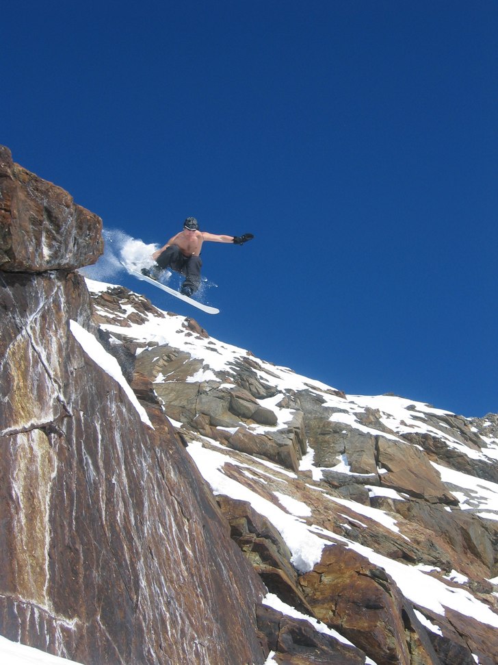 jobbar på solbrännan samtidigt.... Foto: Martin Sund. Åkare: Petur.