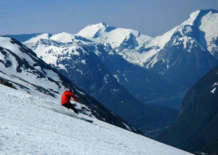 Klassisk Strynskidåkning. Foto: Johan Berglund. Åkare: Broman.