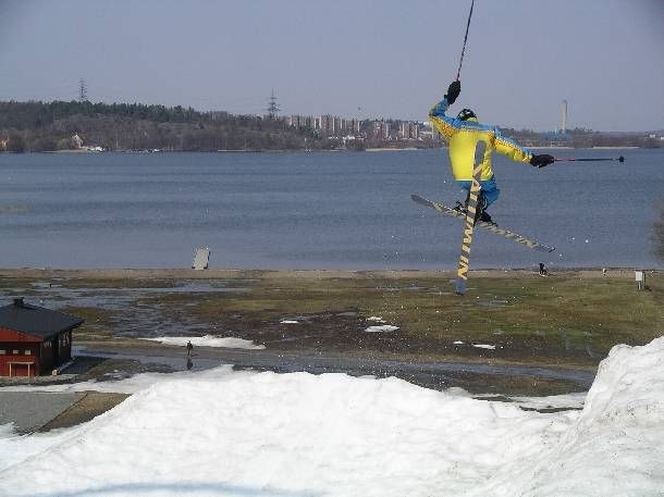 17/4-04. Foto: Mats Larsen. Åkare: Mattias Larsen.