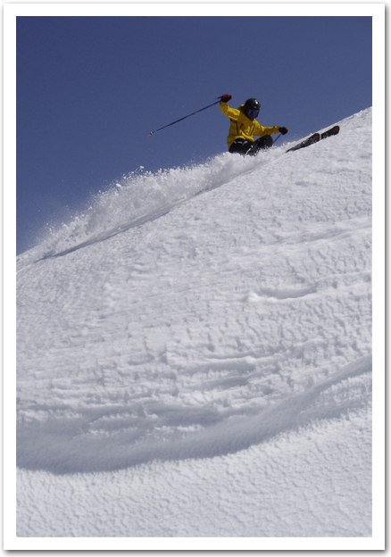 En sväng till Norge i jakt efter orörda svängar. Foto: Eric Tengstrand. Åkare: Jon Lindmark.