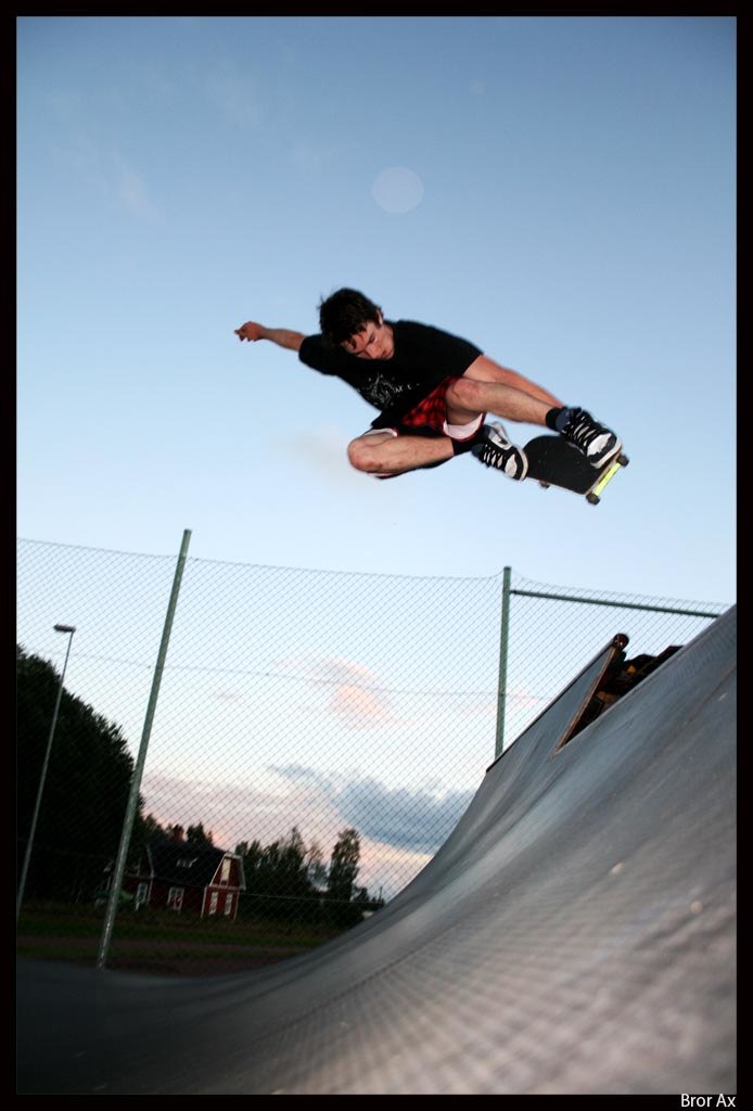 LIte skateboard i orsa, Bror hanterade även sin k. Foto: Bror Ax. Åkare: Andreas Bäcker.
