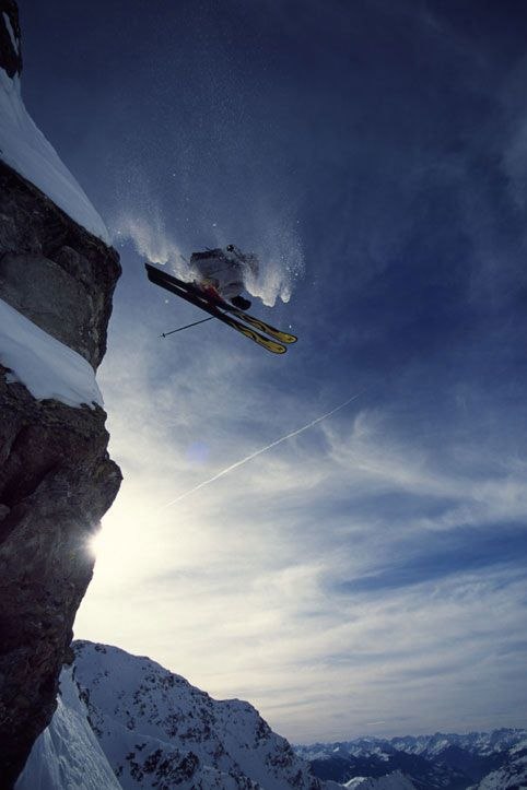 Fredrik Andersson hoppar i La Rosiere . Foto: Fredrik Schenholm. Åkare: Fredrik Andersson.
