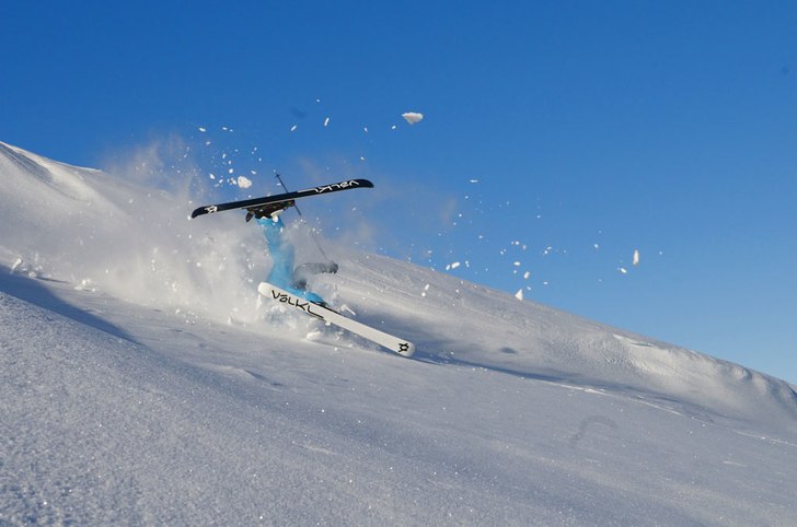 Samuel 12 år försöker få sponsoravtal med Völ. Foto: Jonas Eklind. Åkare: Samuel Eklind.