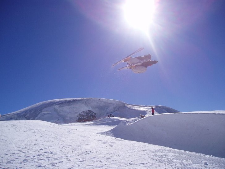 jesper björnlund i pipen i Zermatt . landslagslä. Foto: Pelle Hjertman. Åkare: Jesper Björnlund.