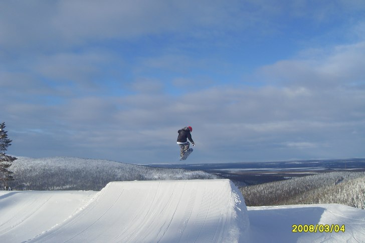 jag håller inte riktigt i grabben!!. Foto: ---- ------. Åkare: Dennis Sundström.