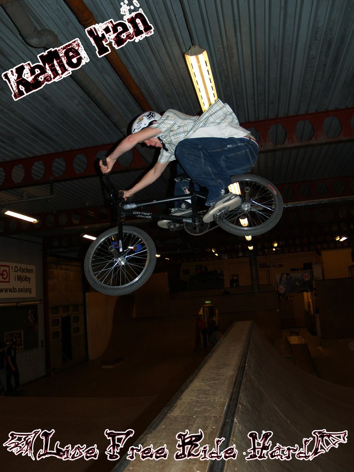 hoppar spin. Foto: Julle. Åkare: JAg.