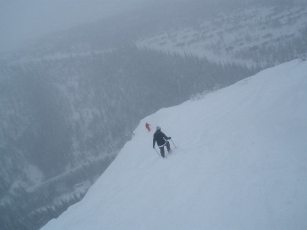Dassrännan på Skalet!. Foto: Sanna Wikberg. Åkare: Hanna Sigland & Andreas Sjöbeck.