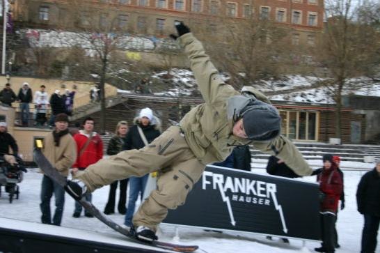 50-50 frontflip off på en downbox på Frankerhaus. Foto: Ulla bengtsson. Åkare: Jens Ortner.