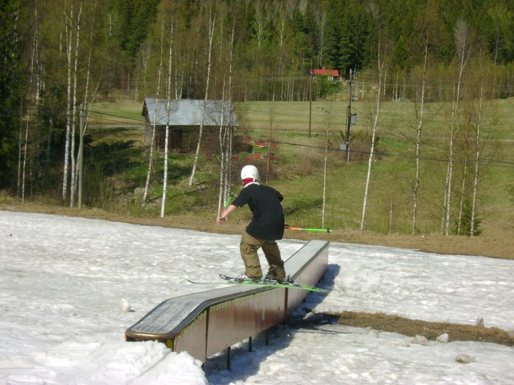 Var uppe i backen och körde rails efter dom hade . Foto: Markus Krantz. Åkare: Alexander Johansson.