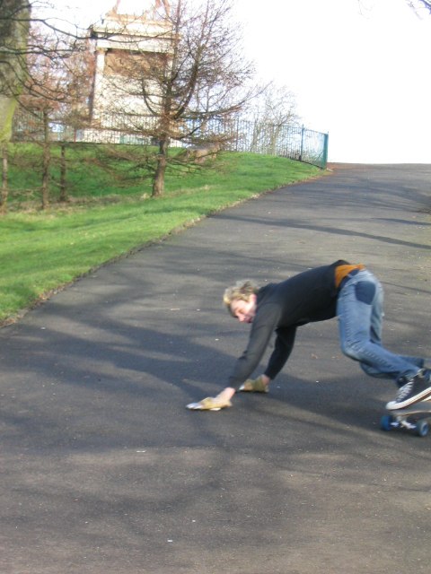 Jag drar igenom en brant 180 gradare med kraftig s. Foto: Katolik hanna. Åkare: Dan Andersson.