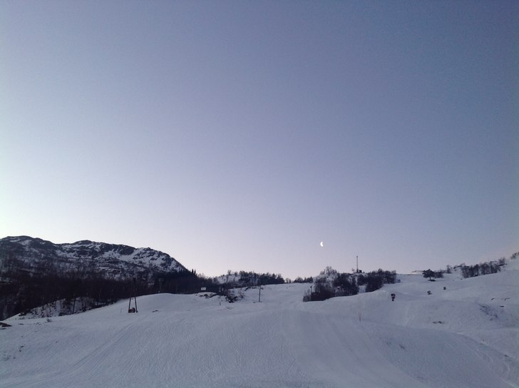Klar himmel og 0 grader
Åpent nederste t-krok hei.