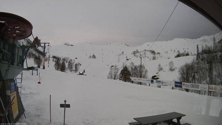 Ny dag i Fjellhaugen
Har vore litt nedbør i natt .