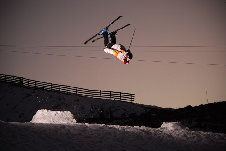 andra åkningen för i år . backflip. Foto: Simon Lindberg. Åkare: Petter Hedström.