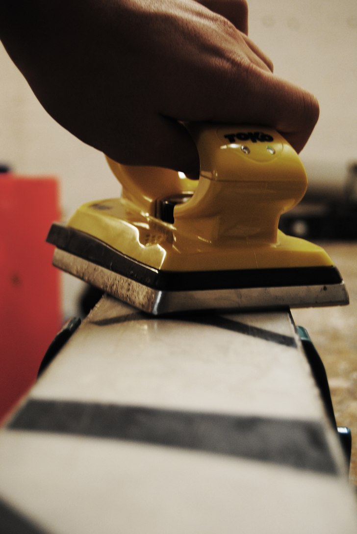 Valla skidorna inför säsongen, viktigt viktigt!. Foto: William Larsson.