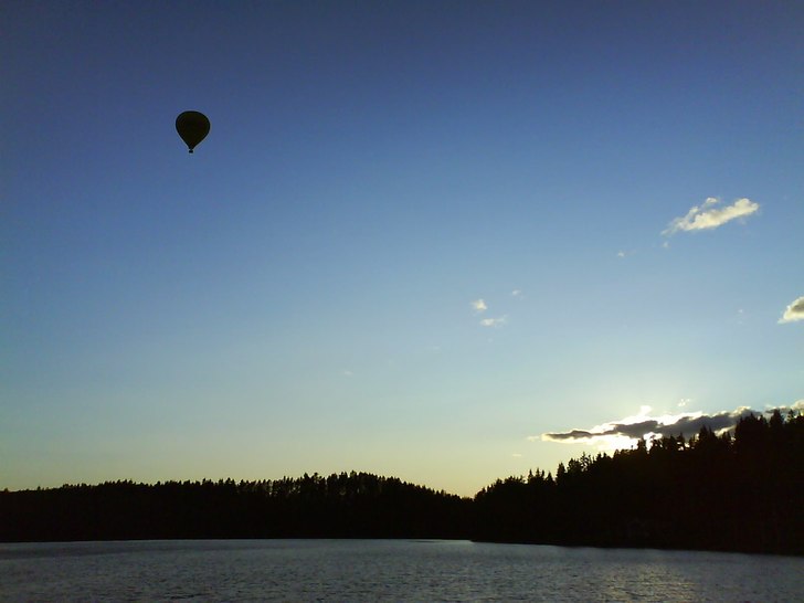 Loftballoon kom flygandes. Foto: Robin Eriksson.