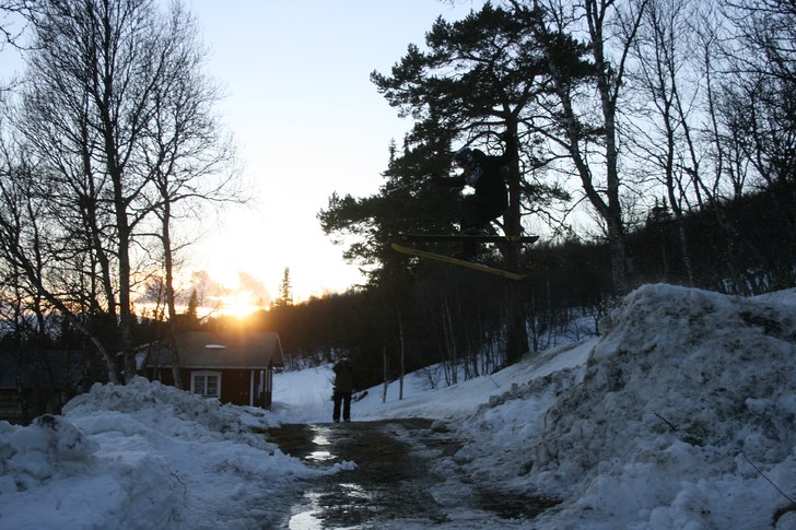 Byggde mig ett litet roadgap, vad gör man annars . Foto: Thomas Witthoff. Åkare: Linus Petersson.
