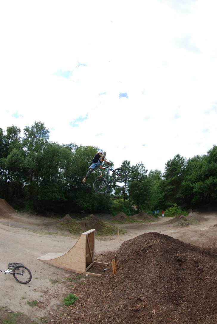 Foto: Tolle. Åkare: Dennis Lind.