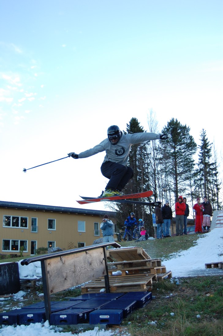 Jibsession i Luleå, styrt av ett gäng studenter . Foto: Johan Olsson-Lasu. Åkare: Henrik Petersson.