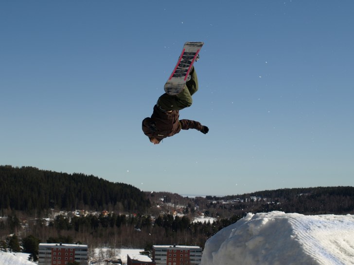 backflip i sista hoppet. Foto: Hans sundberg. Åkare: okänd.