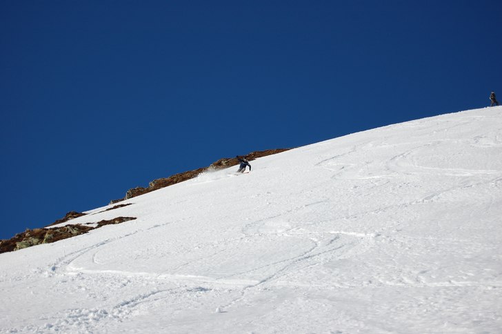 Solsida med mjuk skön snö :D. Foto: Ricard Enquist. Åkare: Adam Risberg.