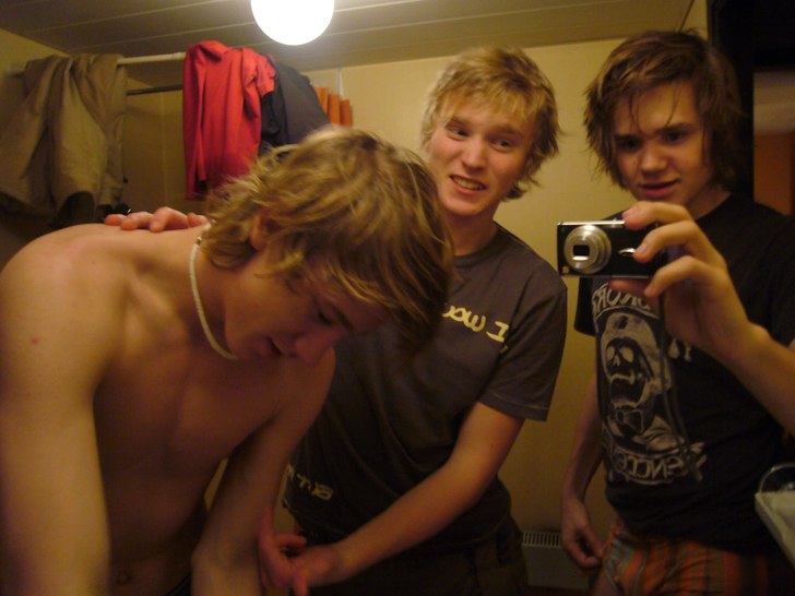 Efter en dag i backen... :P . Foto: kasperi. Åkare: simpan, hamp3r, kasp.