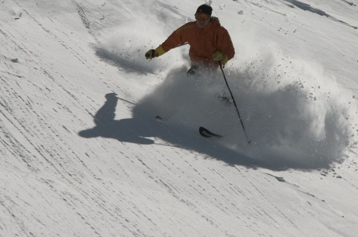 Pappa in action. Jag, bror och pappa får ospårad. Foto: Viktor Roos. Åkare: Arne Roos.