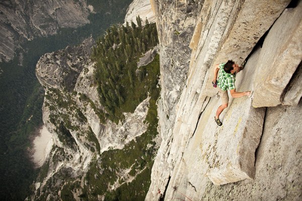 in Sept 2008, he became the first person to free s. Foto: The North Face. Åkare: Alex Honnold.