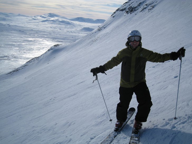 Ett vindpinat Helags men riktigt nice väder. Foto: Helena. Åkare: Martin Råland.