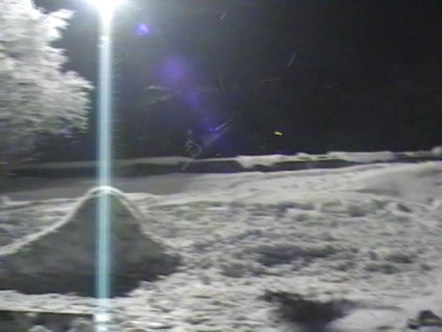 frontflip. Foto: elin carlsson. Åkare: daniel viklund(jag).