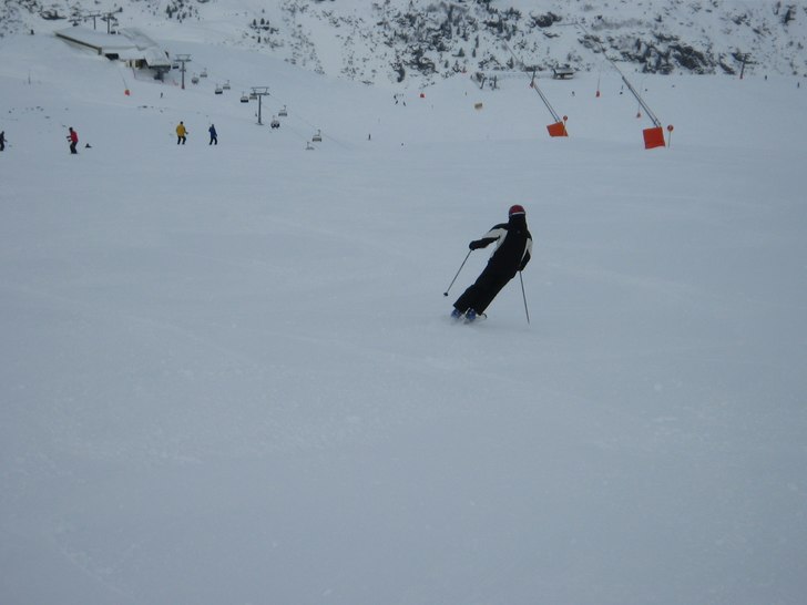 Jag försöker mig på att åka :). Foto: Tobias. Åkare: jag.