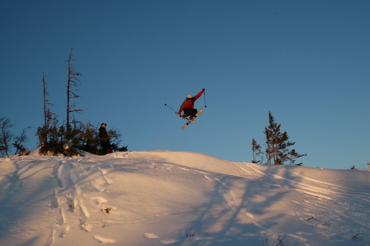 Vi hoppade lite uppe i Tege.... Foto: Alexander Bergh. Åkare: Niclas Lindblad.