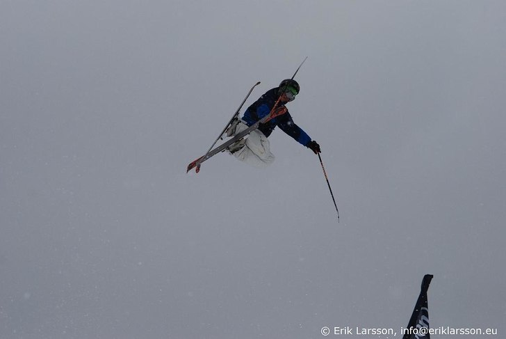 Sw 7 med en liten aning tweakad mutegrab. Foto: Erik Larsson. Åkare: Jaog.