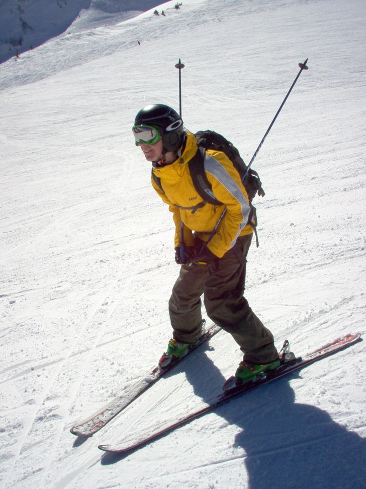 Jocke leker liten och plogar ner för pisten :). Foto: Mikael Johansson. Åkare: Joakim Johansson.