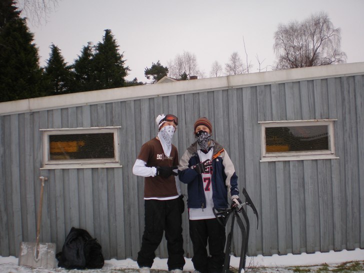 Hos min granne vi kör feta tricks på snowracer. . Foto: Stativet. Åkare: hos min granne.