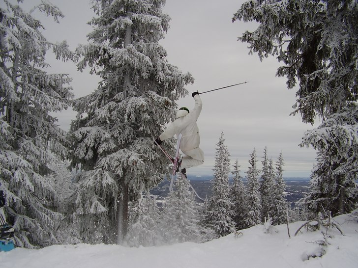 hopp och lek. Foto: Bitte Otto Jao. Åkare: Sers.