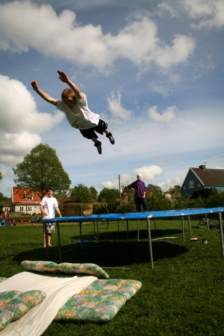 Körde studsmattesession en dag. Det var galet och. Foto: Joakim Croy. Åkare: Gustav Larsson aight?.
