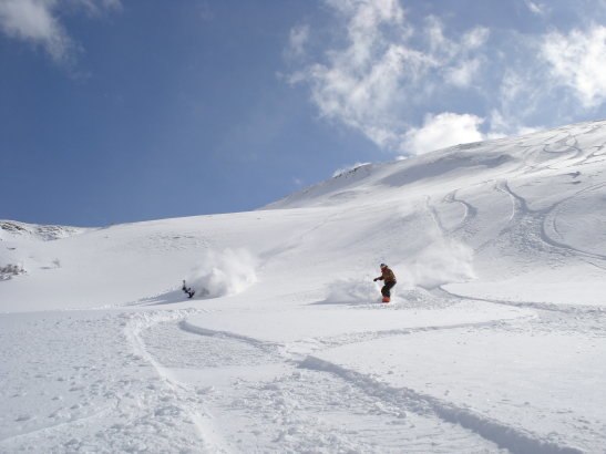 hahahha jeppe gör en fetevurpa. Foto: robban. Åkare: jag och jeppe.