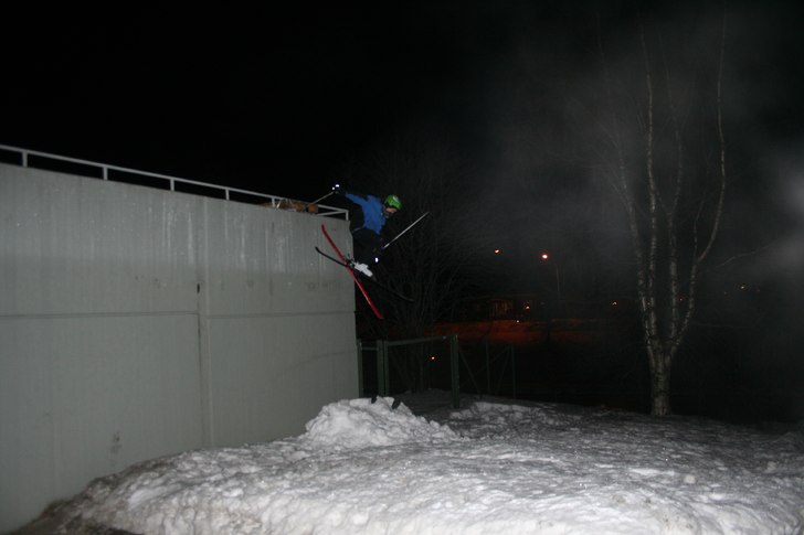 Jag och Martin begav oss ut för att hitta nåt br. Foto: Andreas Yttling. Åkare: Martin skär.