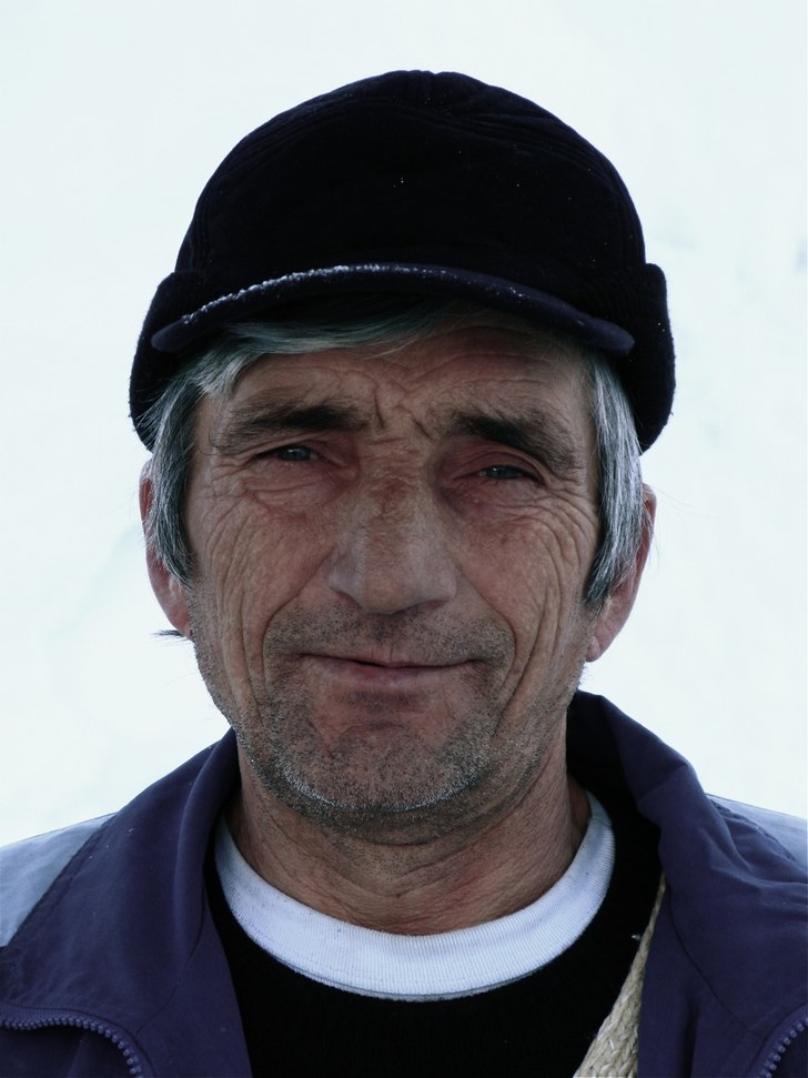 Foto: Johan Jonsson. Åkare: Barchefen på Balea Lacs ishotell. Han var en fin gubbe. Men törstig….