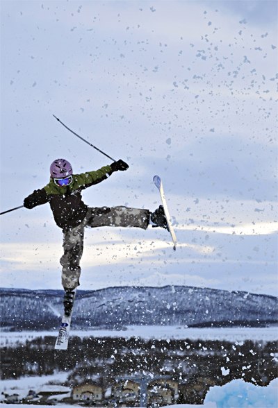 Pontus bailar när han försöker göra en 360.. Foto: Mattias Pettersson. Åkare: Pontus Kieri, Luleå.