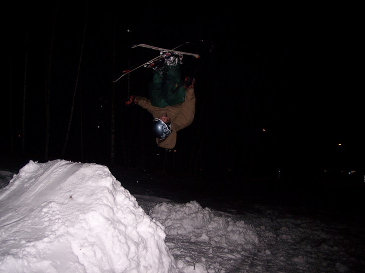 frontflip. Foto: Vigge. Åkare: Rasmus.