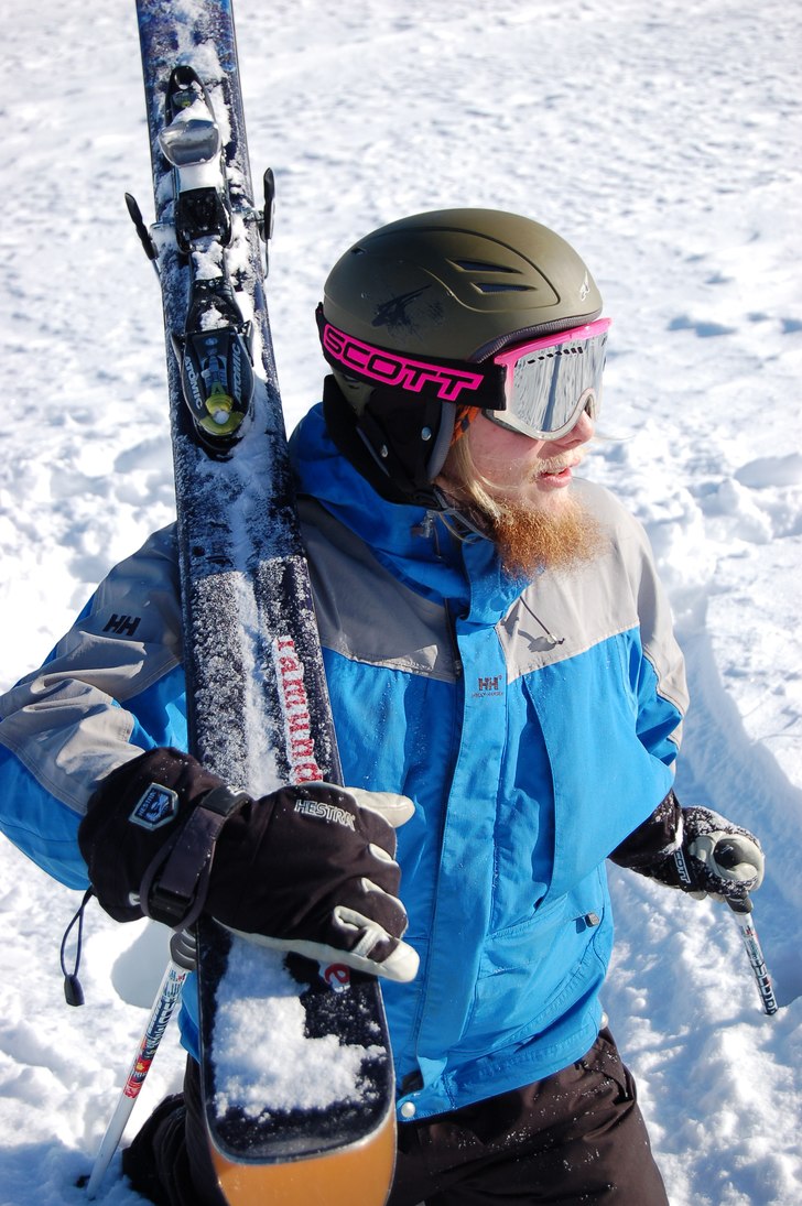 På väg upp för att ta nästa åk . Foto: Christian Myrbråten. Åkare: Johnny Isgren.